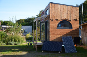 Tiny house autonome en électricité grâce aux panneaux solaires